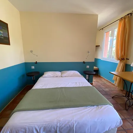 Hotel La Table Du Cure