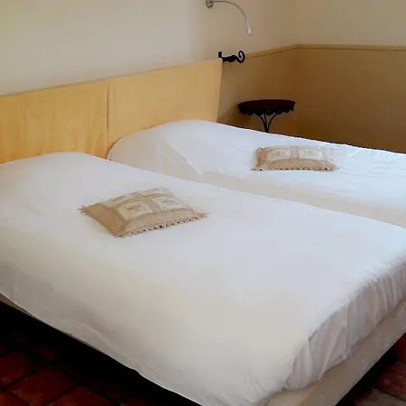 A La Table Du Cure Hotell