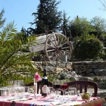 A La Table Du Cure