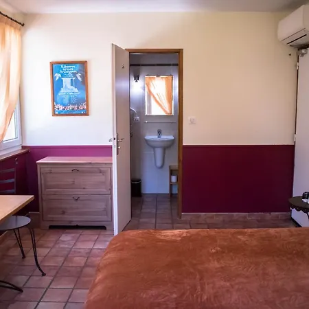 A La Table Du Cure Hotell
